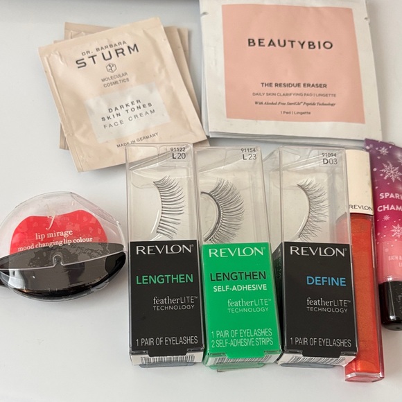 Revlon Eyelash Set with Lip Balm and Skincare. - Picture 2 of 5